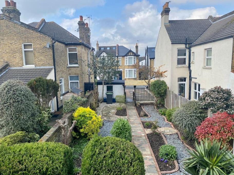Charming Seaside Cottage In Leigh-On-Sea Саутенд-он-Си Экстерьер фото
