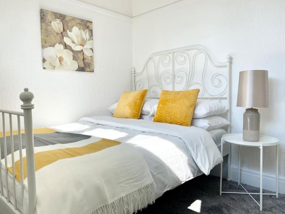 Charming Seaside Cottage In Leigh-On-Sea Саутенд-он-Си Экстерьер фото